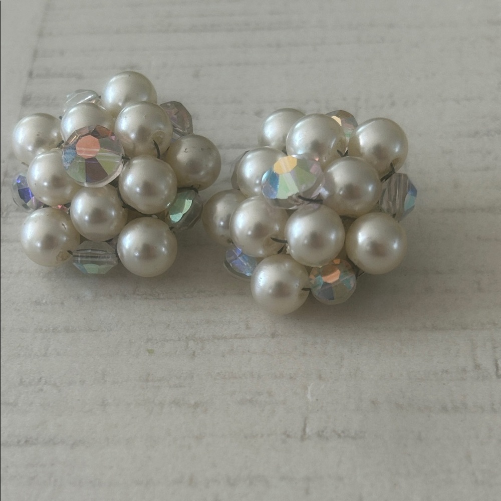 VINTAGE JAPAN Faux Pearls Aurora Borealis Lucite Beads Cluster Clip On Earrings